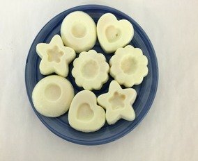 Whole_cooked_eggs_in_star_heart_and_circle_shapes Whole_cooked_eggs_in_star_heart_and_circle_shapes